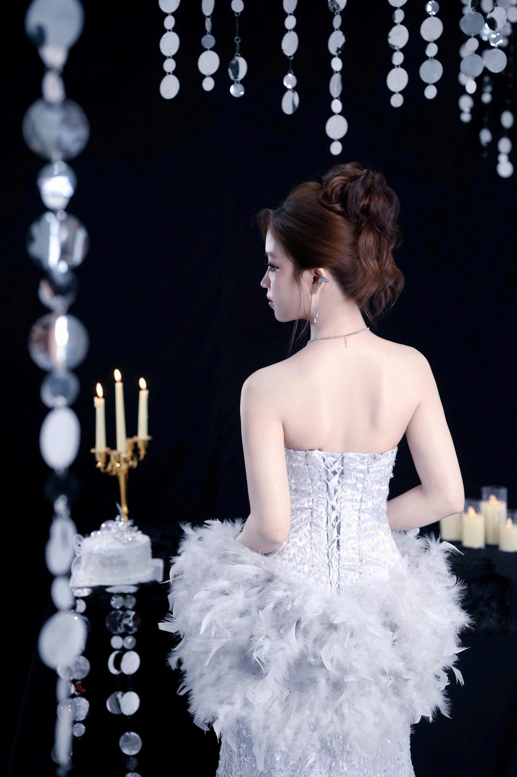 Hương Bùi — concept SLAY, quyến rũ và tự tin
