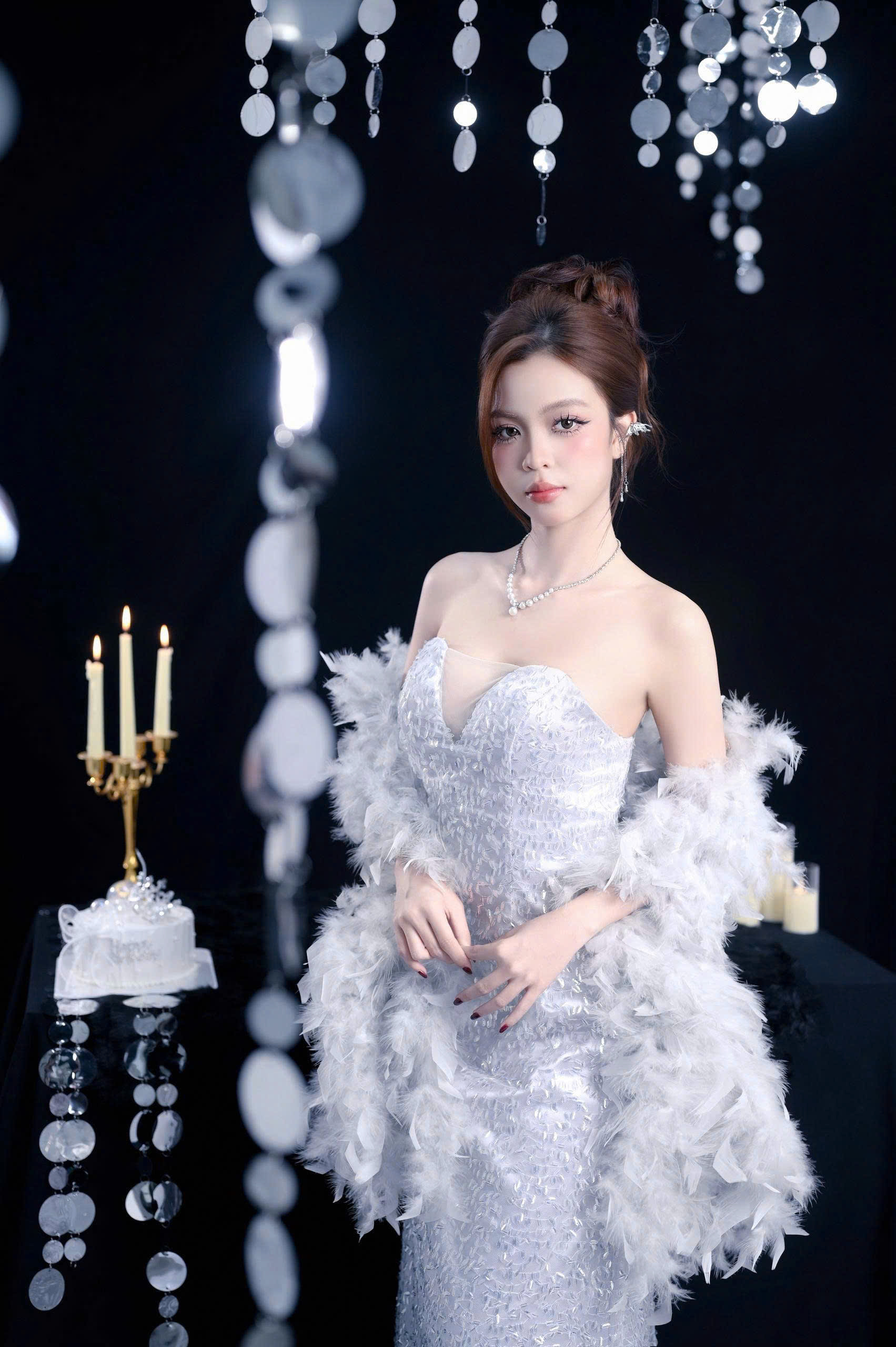 Hương Bùi — concept Beauty, glam và biểu cảm